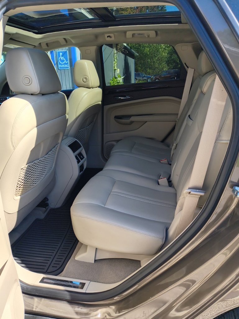 Used 2014 Cadillac SRX Luxury w/ Driver Awareness Package AWD/4WD image 6