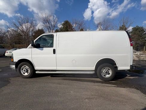 Used 2024 GMC Savana 2500 w/ Driver Convenience Package image 2