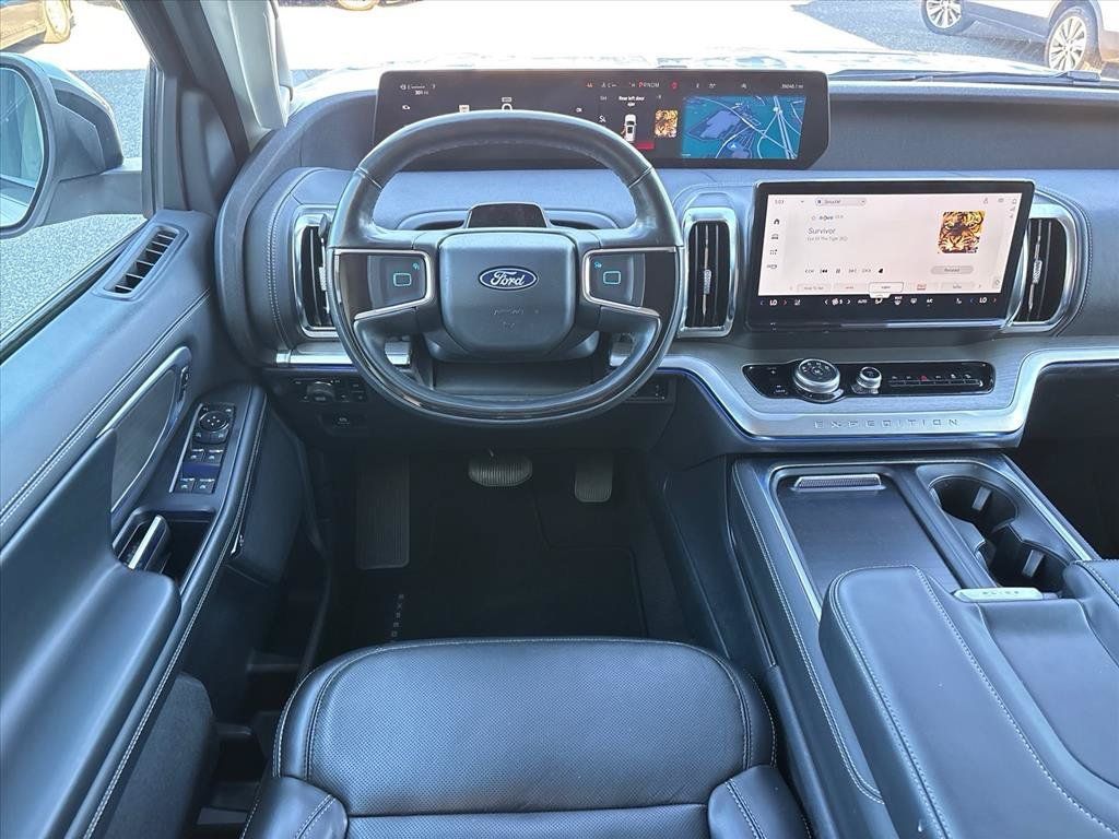 Used 2025 Ford Expedition Max Platinum AWD/4WD image 14