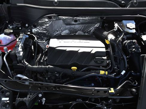 New 2026 Chevrolet Trax LT w/ Sunroof Package FWD image 25