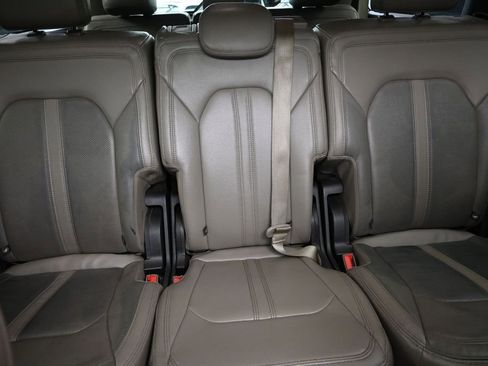 Used 2020 Ford Expedition Max Limited RWD image 28
