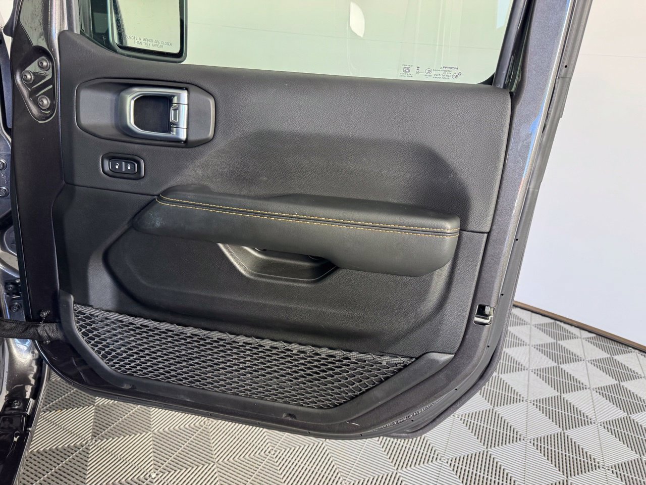 Used 2026 Jeep Wrangler Unlimited Sahara AWD/4WD image 32