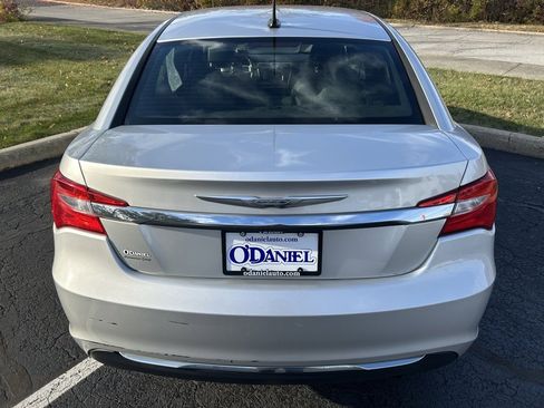 Used 2011 Chrysler 200 Touring image 21