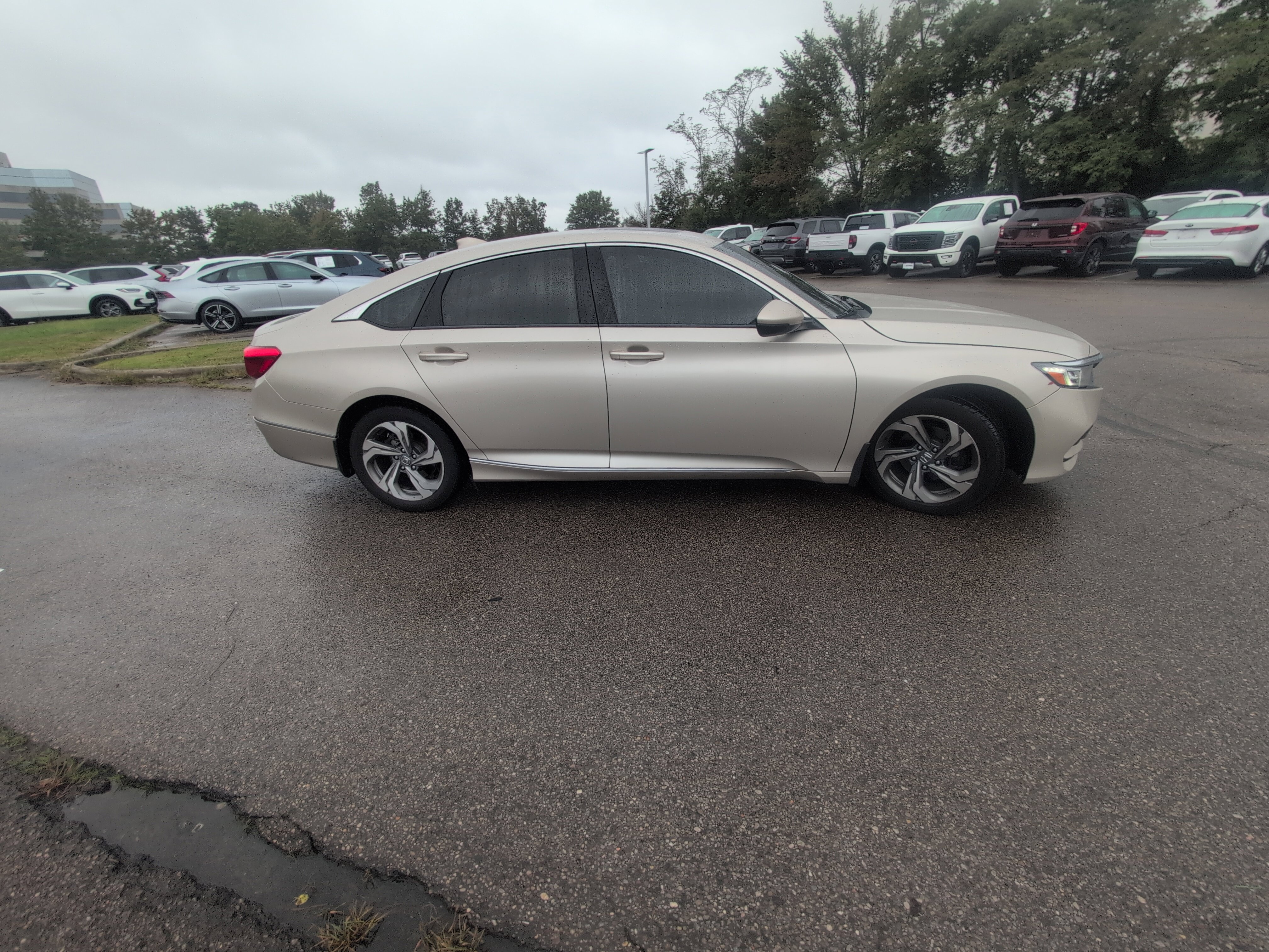 Used 2018 Honda Accord EX-L image 25