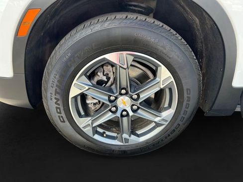 Used 2025 Chevrolet Blazer LT image 11