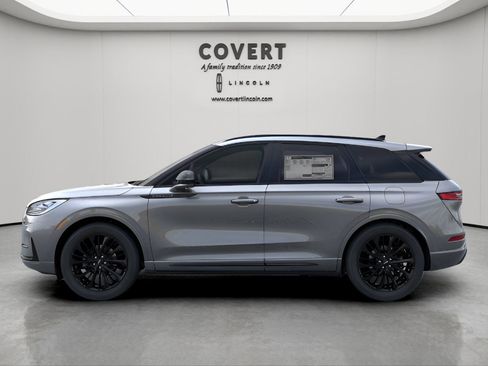 New 2026 Lincoln Corsair Reserve w/ Jet Appearance Package image 3