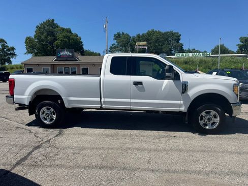 Used 2017 Ford F250 XLT w/ Camper Package AWD/4WD image 2