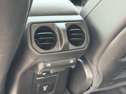 Used 2023 Jeep Gladiator Rubicon w/ LED Lighting Group AWD/4WD image 24