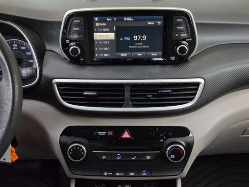 Used 2021 Hyundai Tucson SE FWD image 16