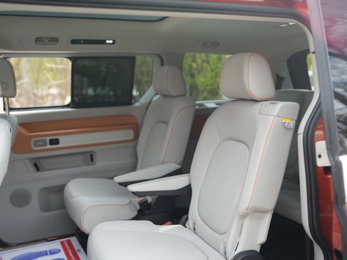 New 2025 Volkswagen ID. Buzz Pro S Plus image 28