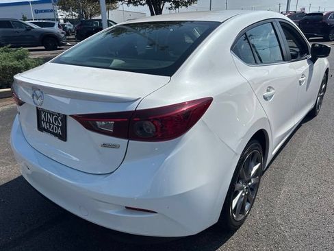 Used 2018 MAZDA MAZDA3 Touring FWD image 11