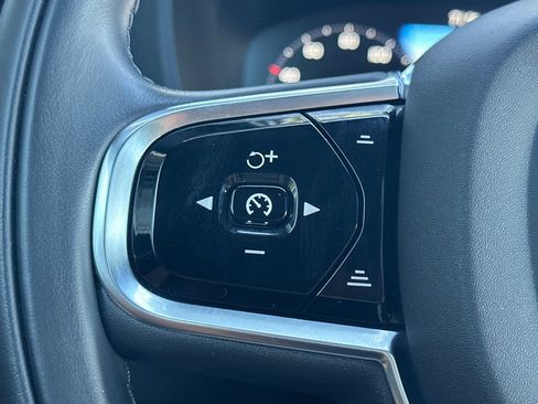 Used 2019 Volvo XC60 T5 Inscription image 32