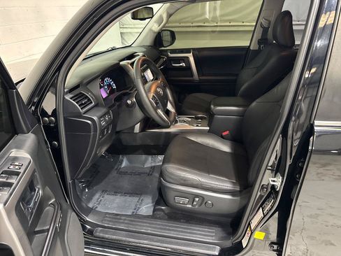 Used 2016 Toyota 4Runner Limited AWD/4WD image 31