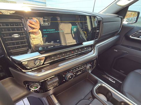 Used 2025 Chevrolet Silverado 1500 LT Trail Boss w/ LT Trail Boss Premium Package image 15