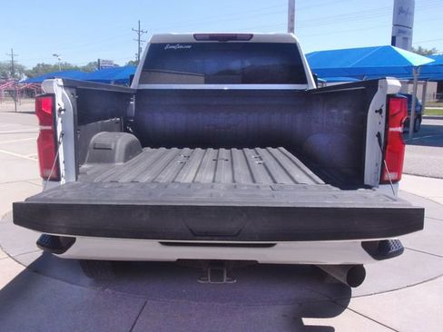 Used 2025 Chevrolet Silverado 2500 High Country w/ Technology Package AWD/4WD image 21