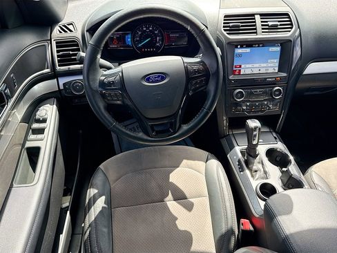Used 2017 Ford Explorer XLT w/ Equipment Group 202A image 16
