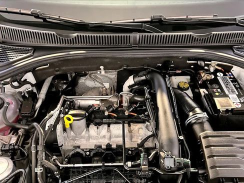 Used 2021 Volkswagen Jetta SE w/ SE Cold Weather Package image 29