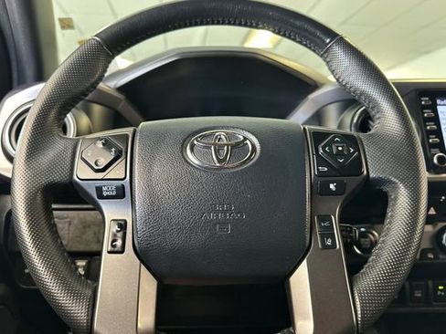 Used 2023 Toyota Tacoma TRD Off-Road w/ Technology Package AWD/4WD image 25