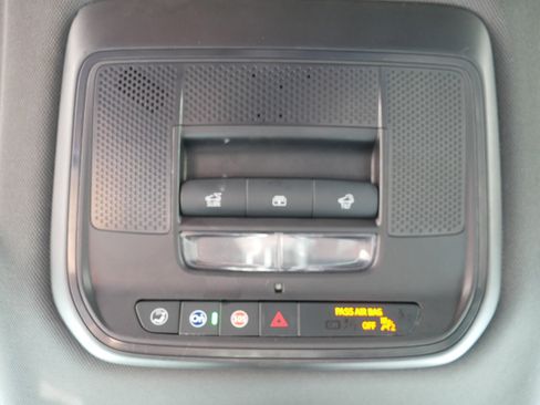 Used 2024 Chevrolet Equinox EV RS AWD/4WD image 33