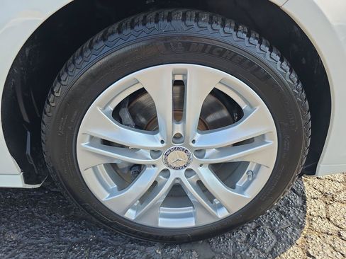 Used 2011 Mercedes-Benz E 350 4MATIC Wagon image 16