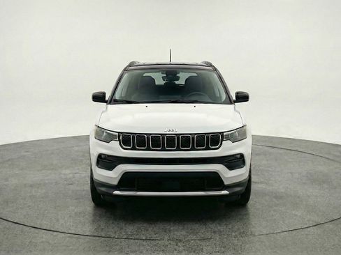 Used 2025 Jeep Compass Limited AWD/4WD image 2
