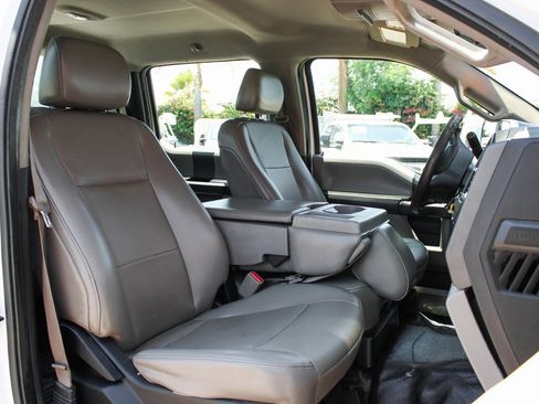 Used 2017 Ford F450 XL w/ Power Equipment Group image 35