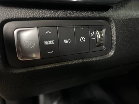 Used 2024 GMC Acadia AT4 w/ Luxury Package AWD/4WD image 18