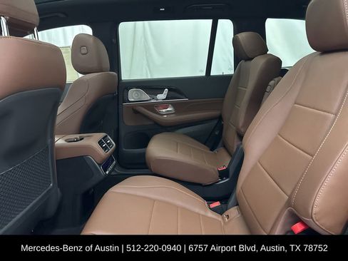 Used 2026 Mercedes-Benz GLS 450 4MATIC image 21