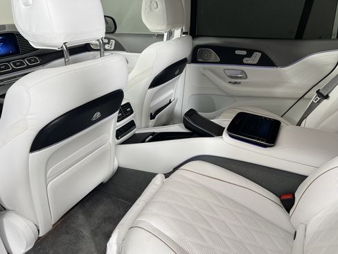 Used 2024 Mercedes-Benz Maybach GLS 600 4MATIC image 22