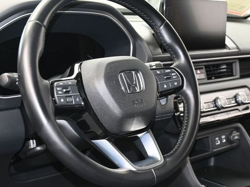Used 2025 Honda Pilot EX-L image 13
