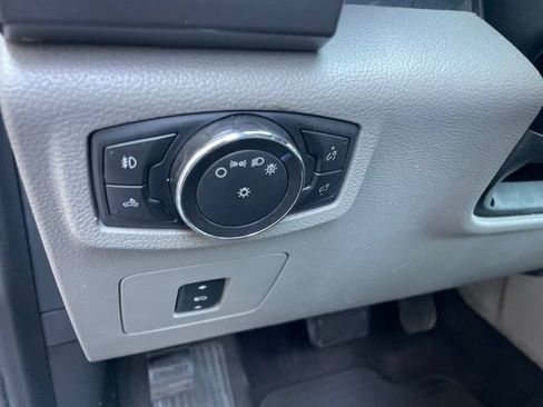 Used 2015 Ford F150 XLT w/ Equipment Group 302A Luxury AWD/4WD image 30