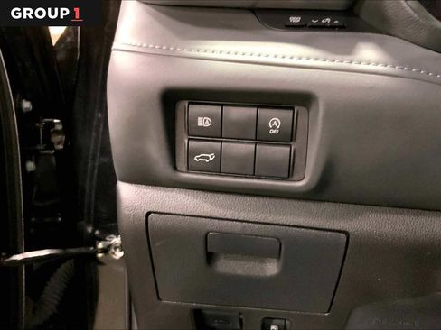 Certified 2024 Toyota Highlander XLE AWD/4WD image 34