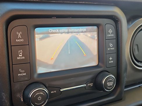 Used 2020 Jeep Wrangler Sport image 7