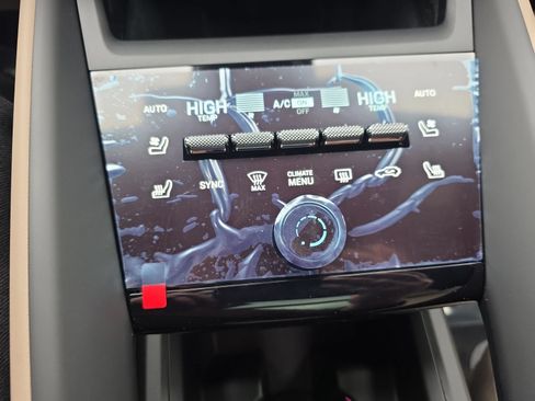 New 2026 Porsche Macan 4 Electric AWD/4WD image 17