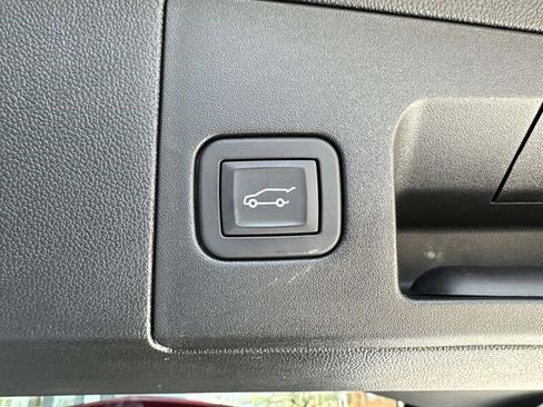 Certified 2025 Cadillac XT5 Premium Luxury w/ Technology Package AWD/4WD image 30