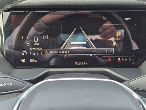 Used 2025 GMC Acadia Elevation image 18