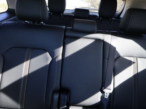 Certified 2025 MAZDA CX-90 3.3 Turbo w/ Select Package image 12