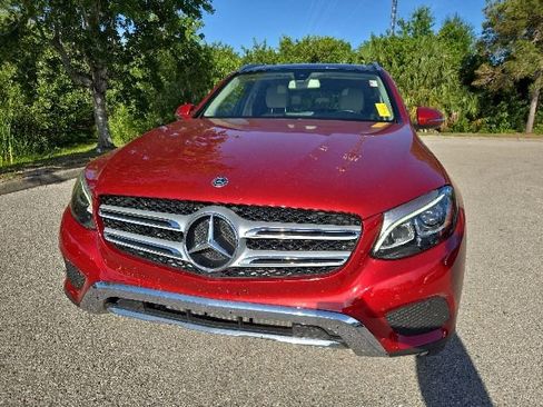 Used 2019 Mercedes-Benz GLC 300 4MATIC image 8