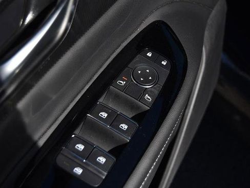 New 2025 Nissan Murano SV image 9