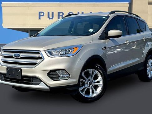 Used 2018 Ford Escape SEL image 3