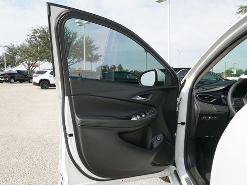 Used 2022 Buick Encore GX Select w/ Sport Touring Package image 15