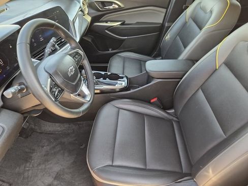 Used 2024 Chevrolet Trax ACTIV w/ Sunroof Package FWD image 12