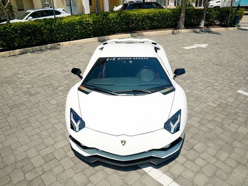 Used 2018 Lamborghini Aventador S image 6