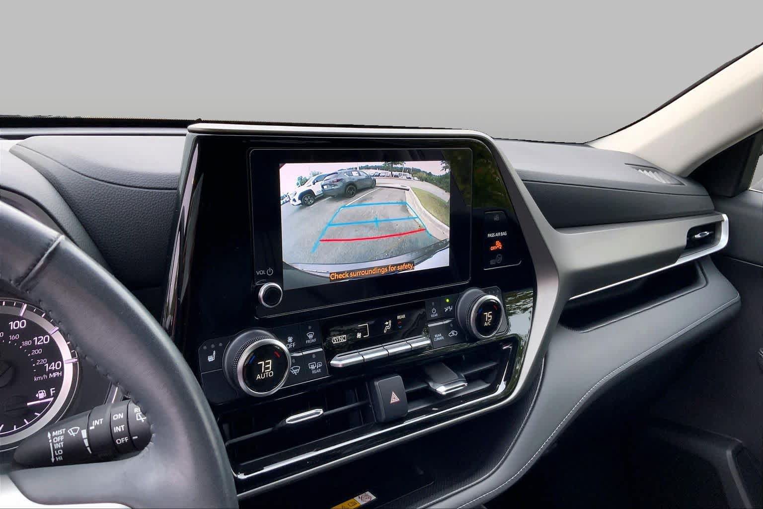 Used 2023 Toyota Highlander XLE FWD image 26