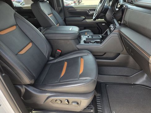 Used 2024 GMC Sierra 2500 AT4 w/ AT4 Preferred Package image 13