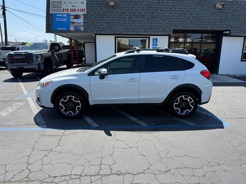 Used 2017 Subaru Crosstrek 2.0i Premium AWD/4WD image 8