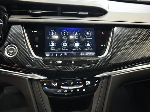 Used 2025 Cadillac XT6 Premium Luxury image 16