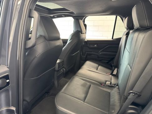 Used 2025 Toyota 4Runner Limited AWD/4WD image 42