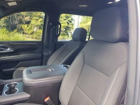 Used 2022 Chevrolet Suburban LS image 18
