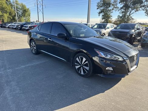 Used 2019 Nissan Altima 2.5 SV image 10